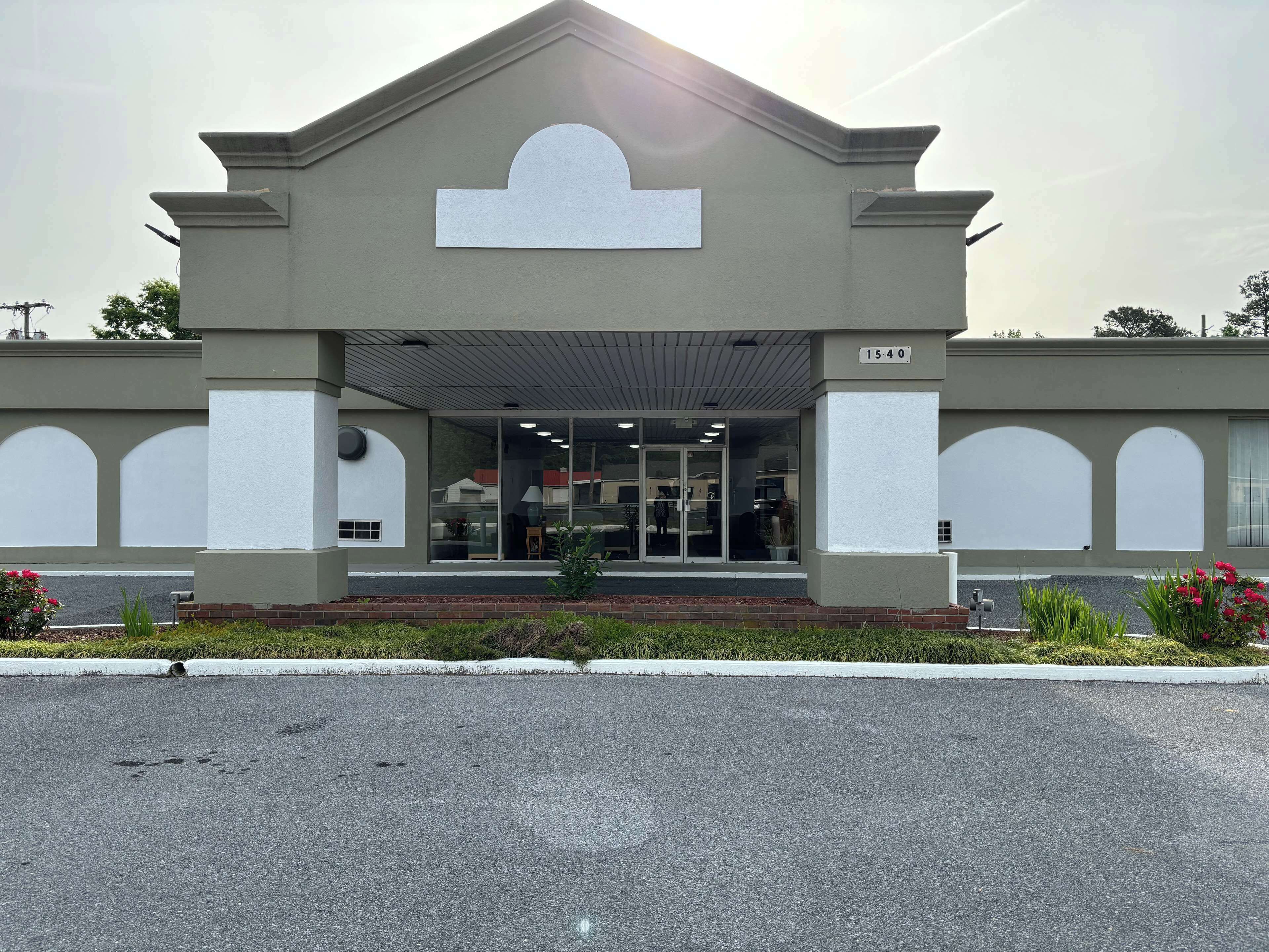 المنشأة من الخارج