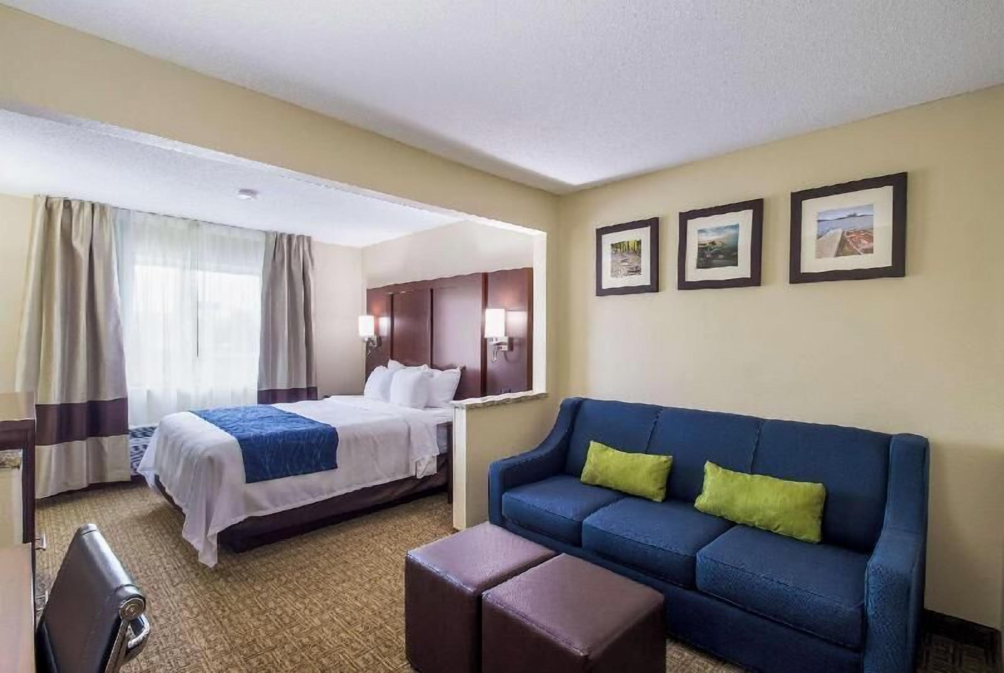 Premium bedding, pillowtop beds, in-room safe, desk