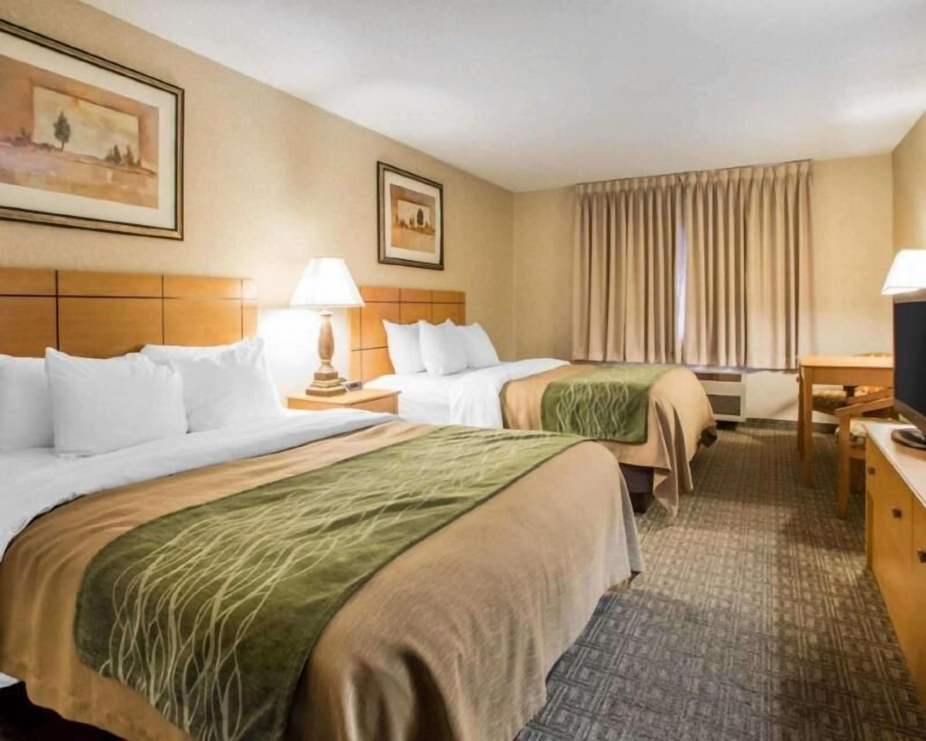 Premium bedding, pillowtop beds, in-room safe, desk