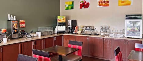 Buffet déjeuner gratuit tous les jours