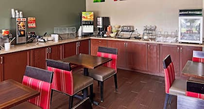 Quality Inn & Suites Green Bay - Ashwaubenon