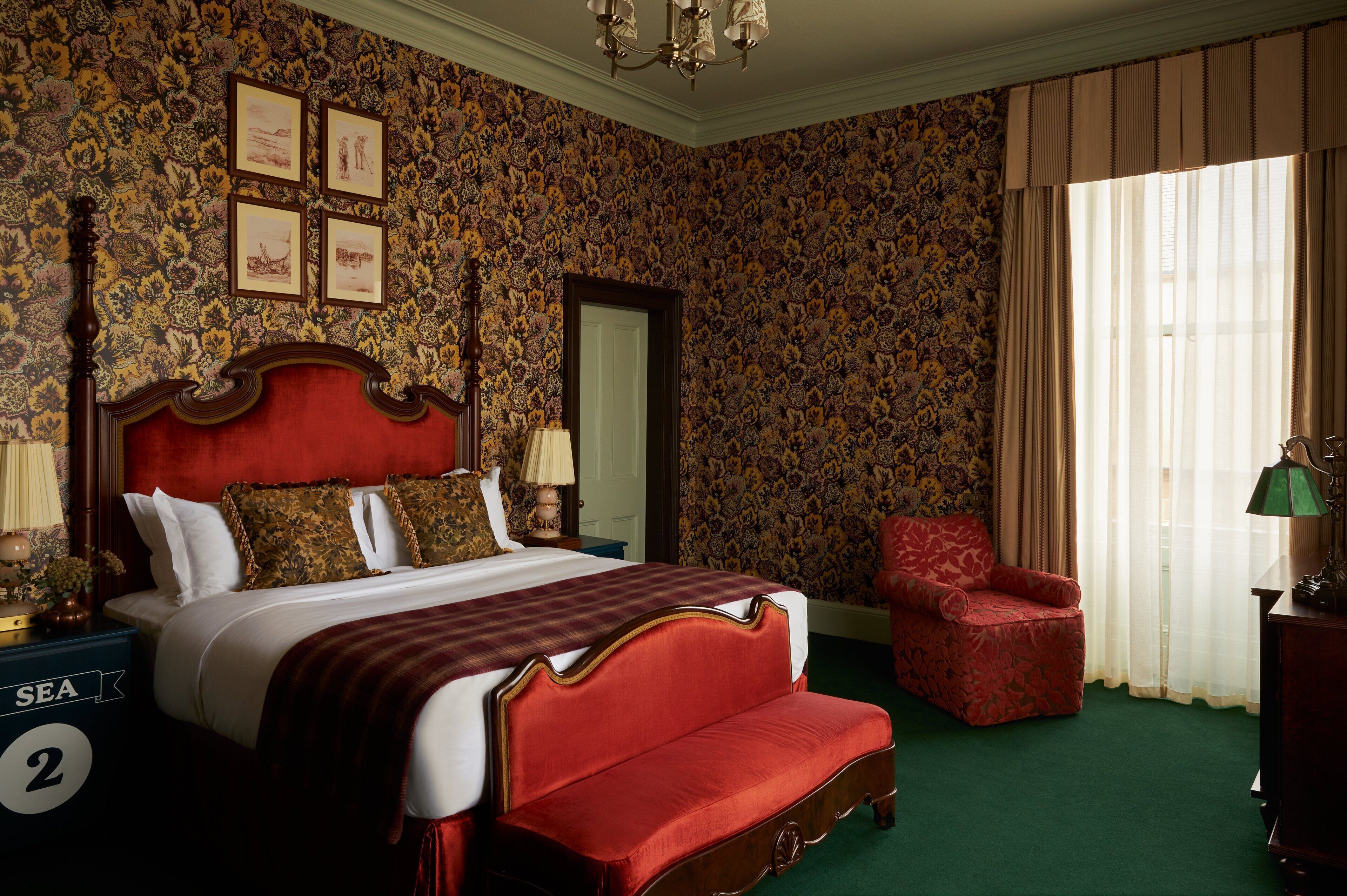 Egyptian cotton sheets, premium bedding, down duvets, pillow-top beds