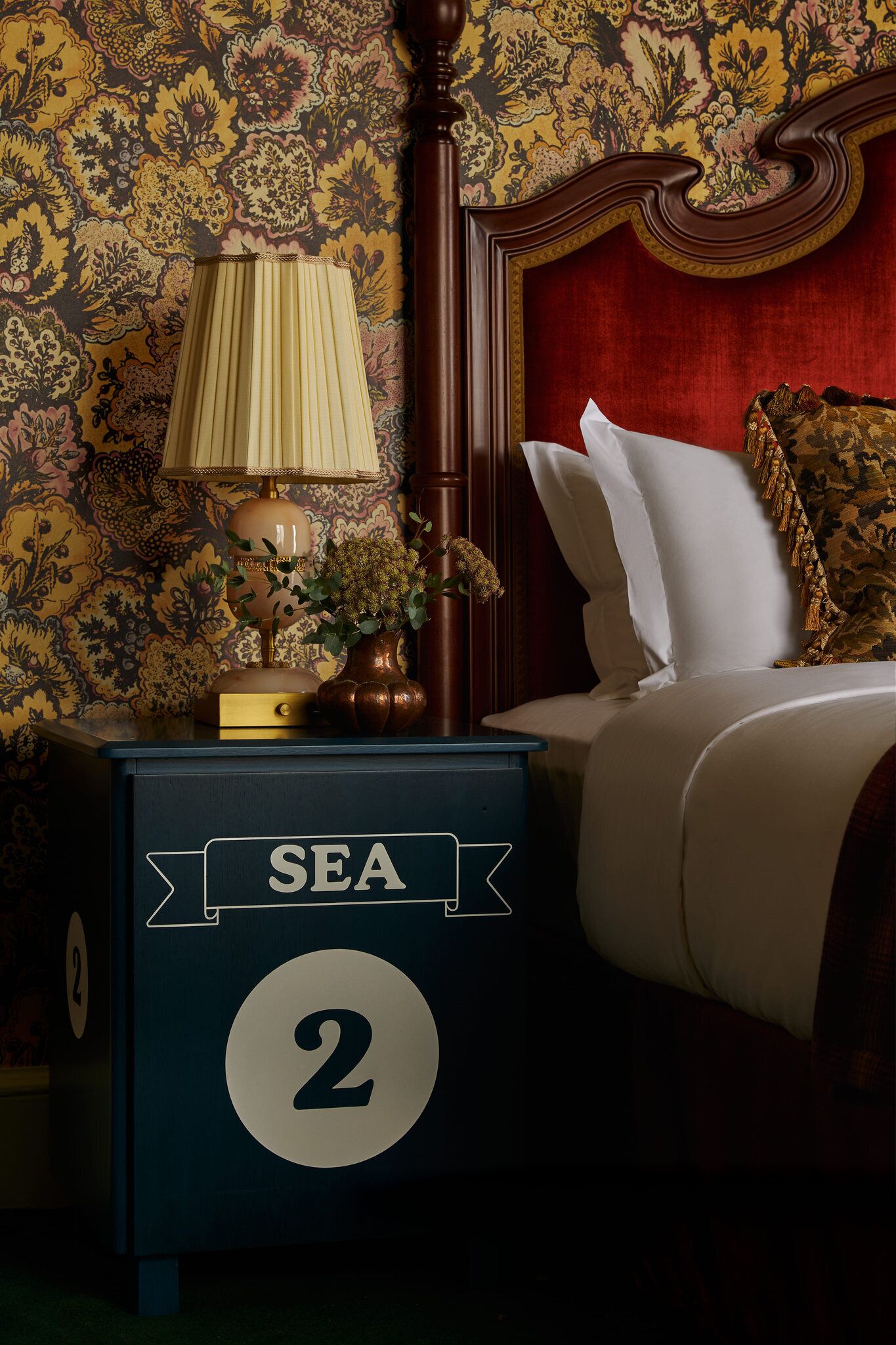 egyptian cotton sheets, premium bedding, down duvets, pillow-top beds