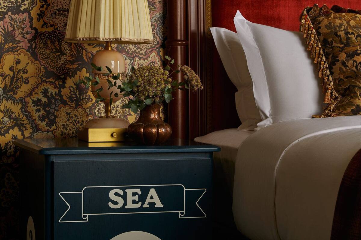 egyptian cotton sheets, premium bedding, down duvets, pillow-top beds