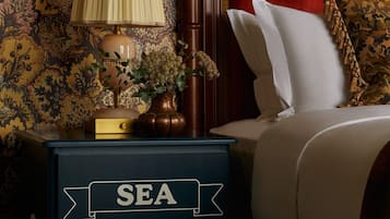 Egyptian cotton sheets, premium bedding, minibar, in-room safe