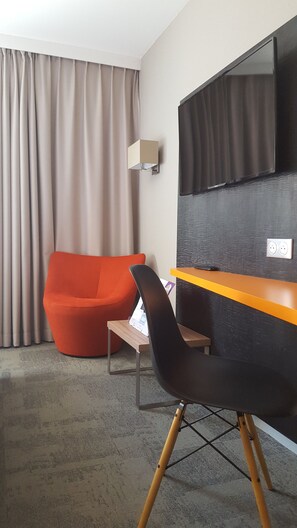 Premium bedding, minibar, in-room safe, desk