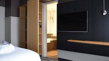 Premium bedding, minibar, in-room safe, desk