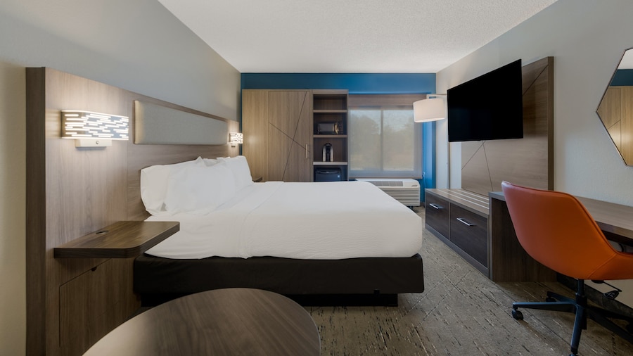 Holiday Inn Express Hampton - Coliseum Central by IHG