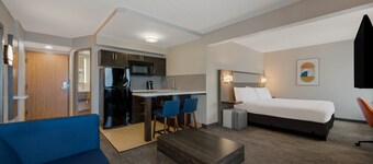 Holiday Inn Express Hampton - Coliseum Central by IHG