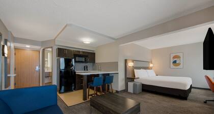 Holiday Inn Express Hampton - Coliseum Central by IHG