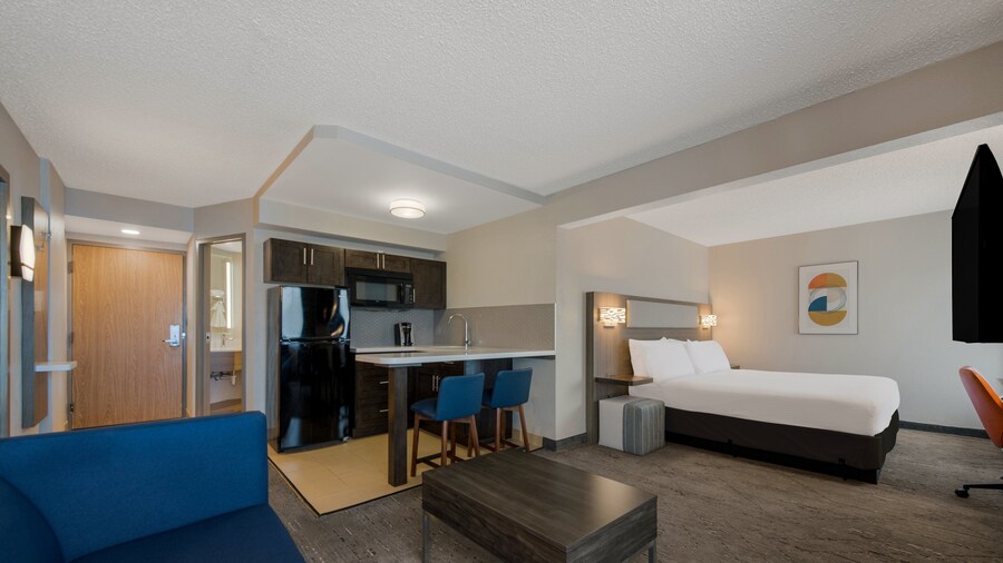 Holiday Inn Express Hampton - Coliseum Central by IHG