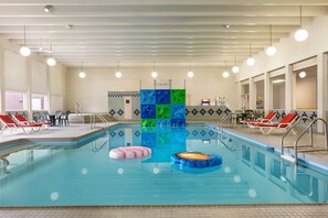 Indoor pool, pool loungers