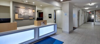 Holiday Inn Express & Suites Detroit - Farmington Hills by IHG