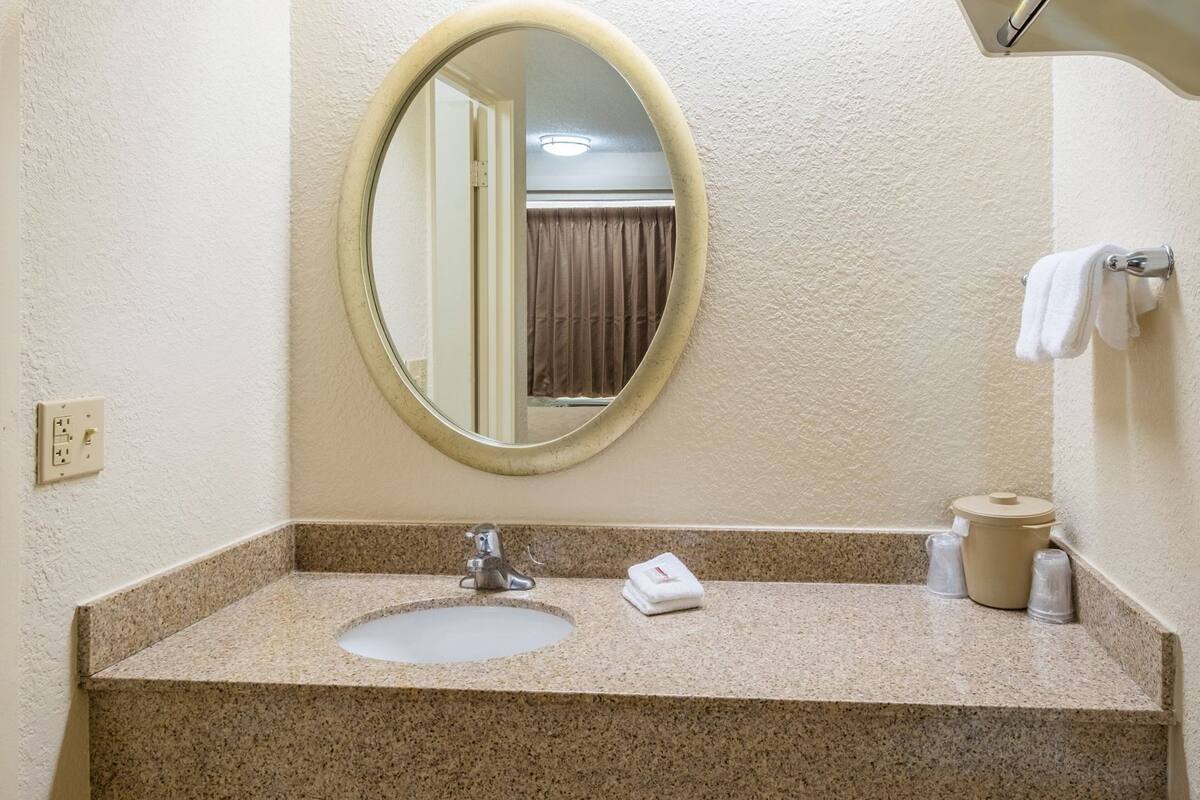 Badezimmer | Duschwanne, Handtücher