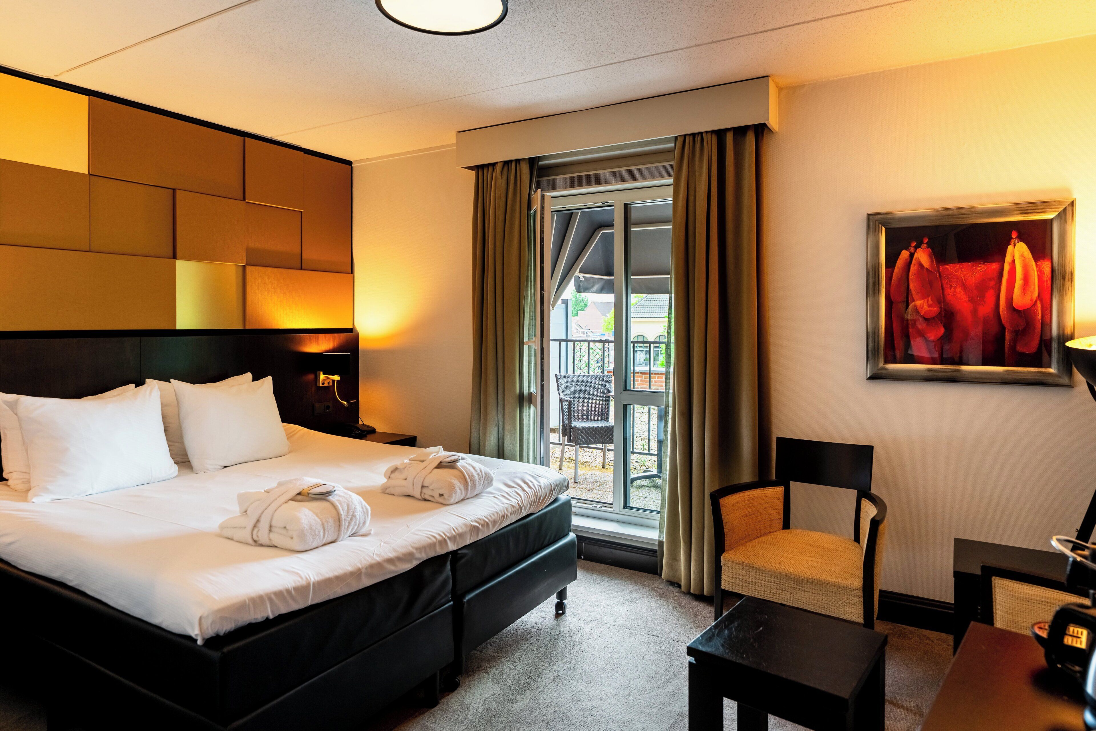 premium bedding, in-room safe, desk, blackout curtains