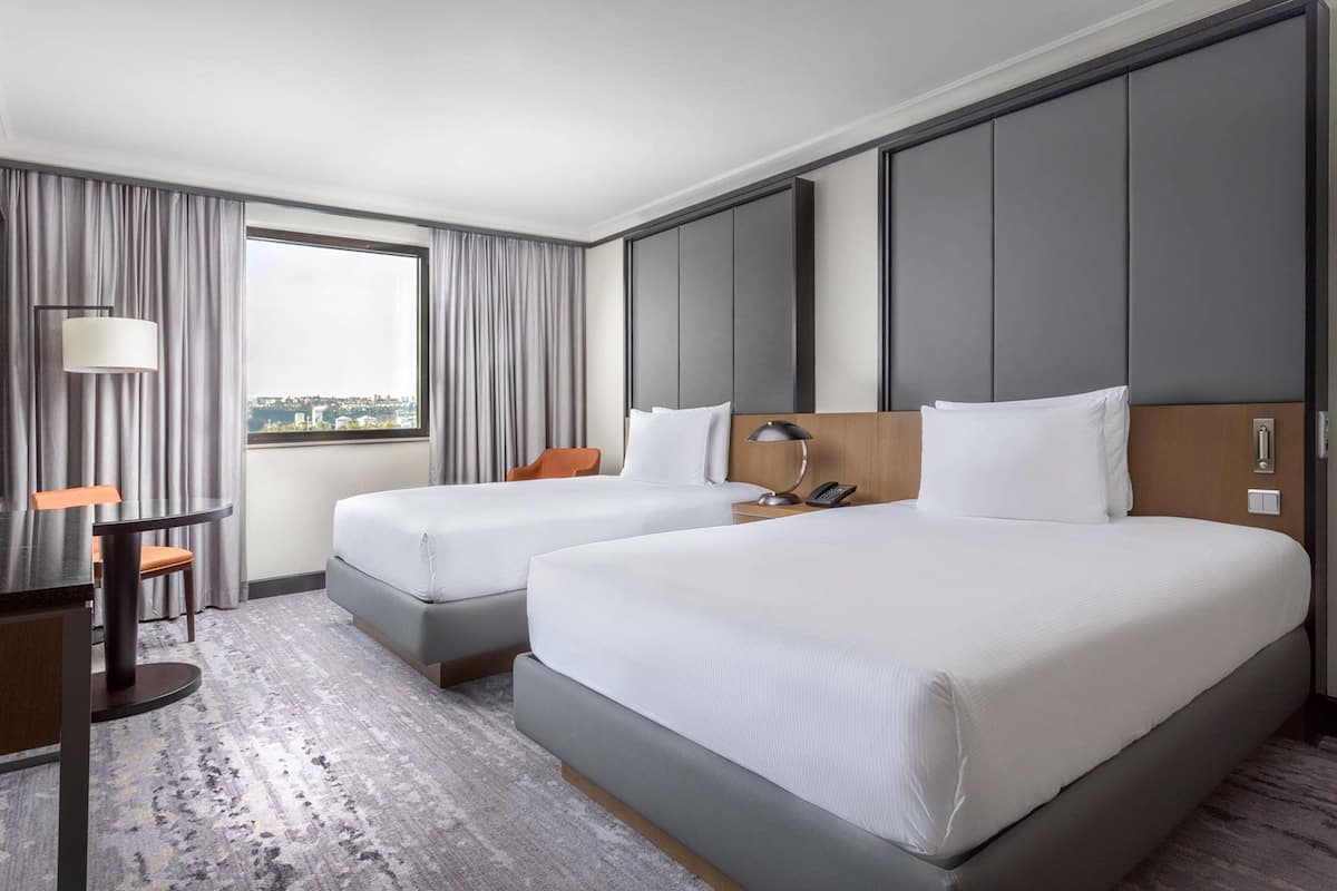 1 bedroom, in-room safe, laptop workspace, blackout curtains
