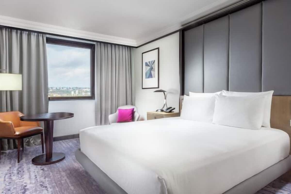 1 bedroom, in-room safe, laptop workspace, blackout curtains