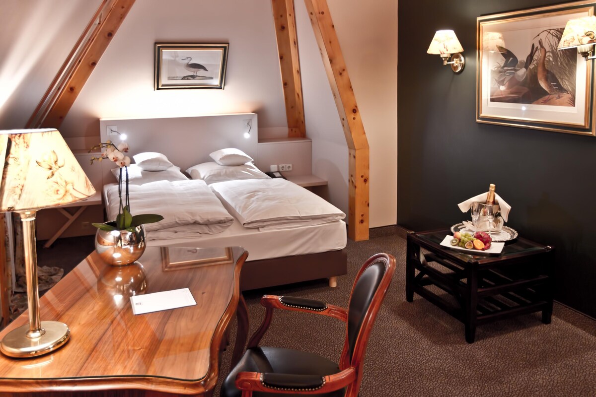 Standard Room, 1 Double Bed | Premium bedding, down comforters, in-room safe, desk