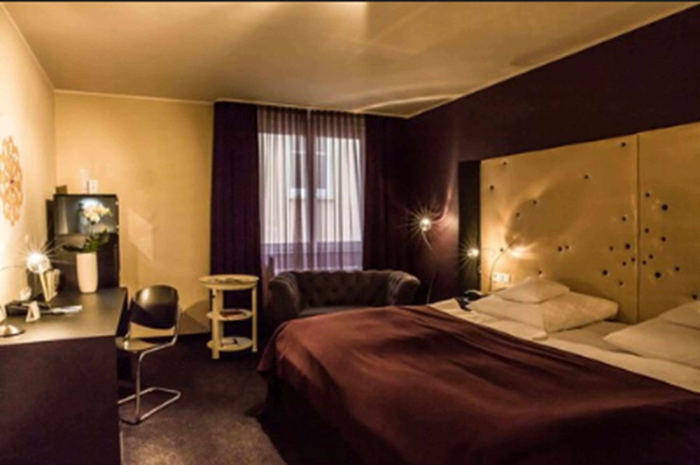 1 bedroom, premium bedding, down duvets, minibar