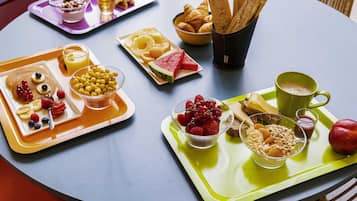Desayuno buffet todos los días (EUR 12.50 por persona)