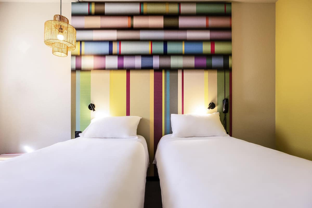 Standard Room, 2 Single Beds | Desk, blackout curtains, soundproofing, iron/ironing board