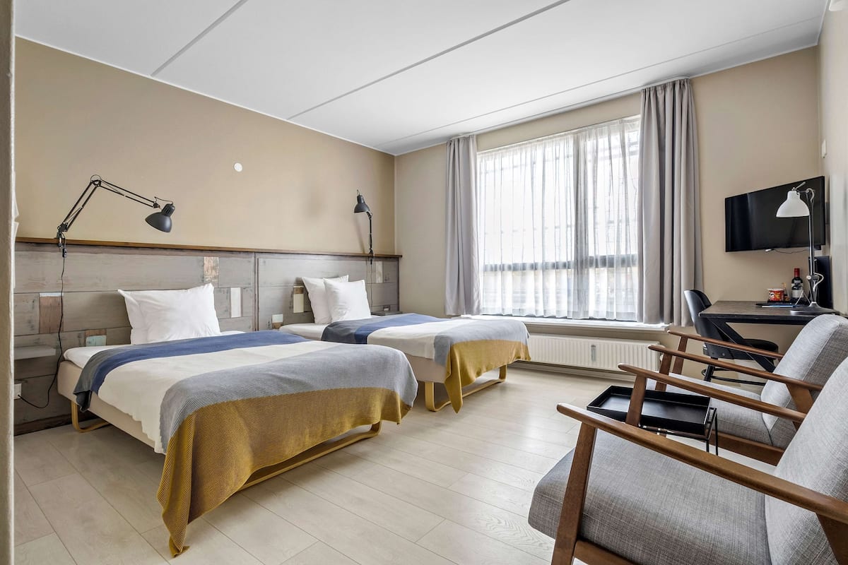 1 habitación, ropa de cama de alta calidad y escritorio