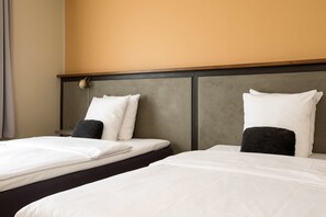 Standard Room, 2 Single Beds, Non Smoking, Bathtub | Premium bedding, desk, laptop workspace, blackout curtains