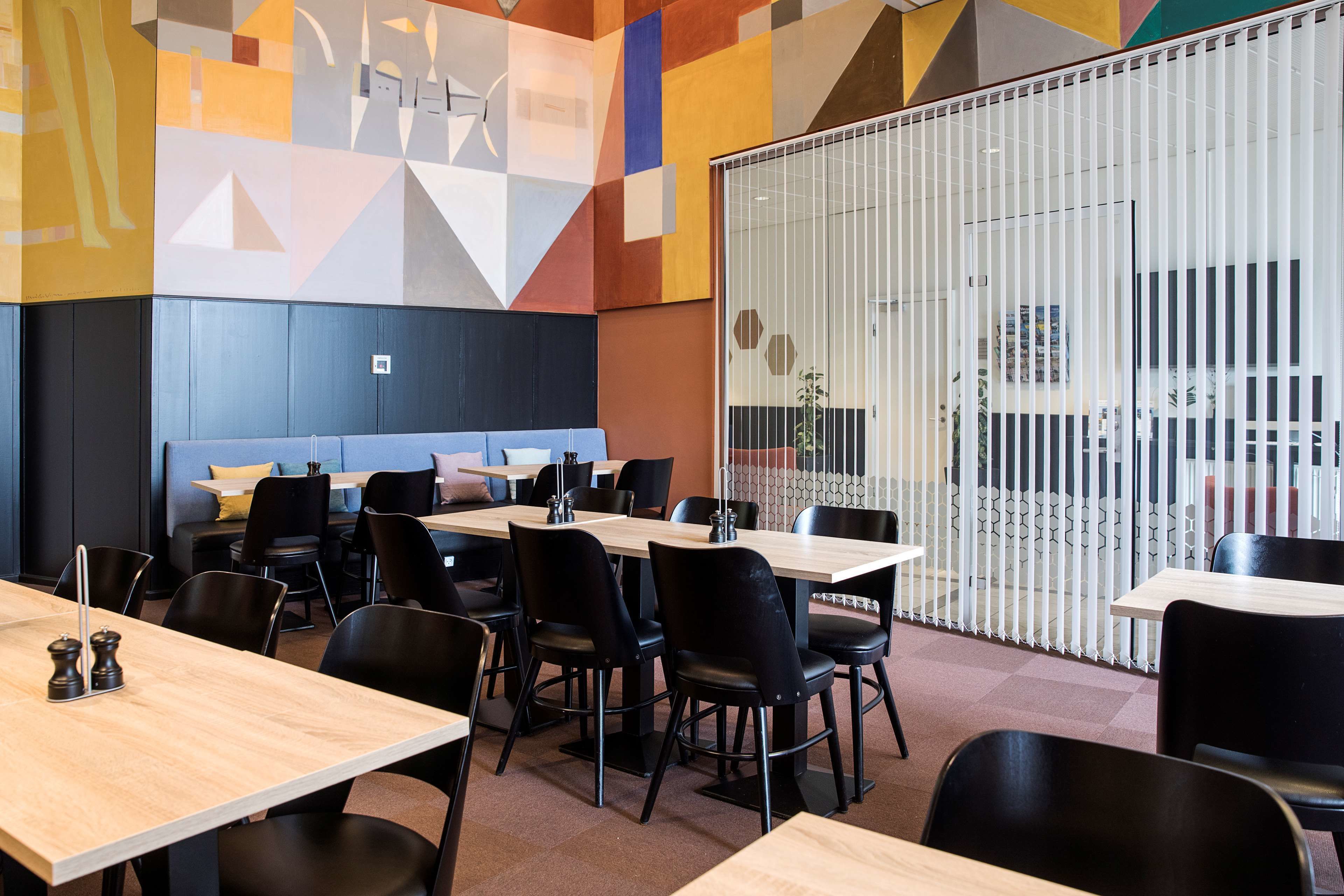 Sudah termasuk sarapan prasmanan setiap hari