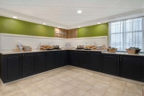 Free daily continental breakfast