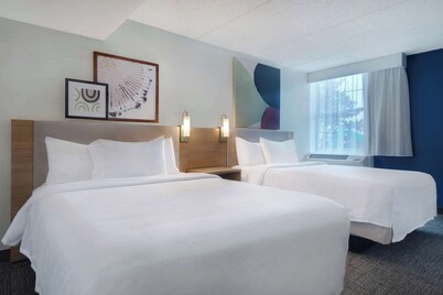 Spark by Hilton Rochester University Area