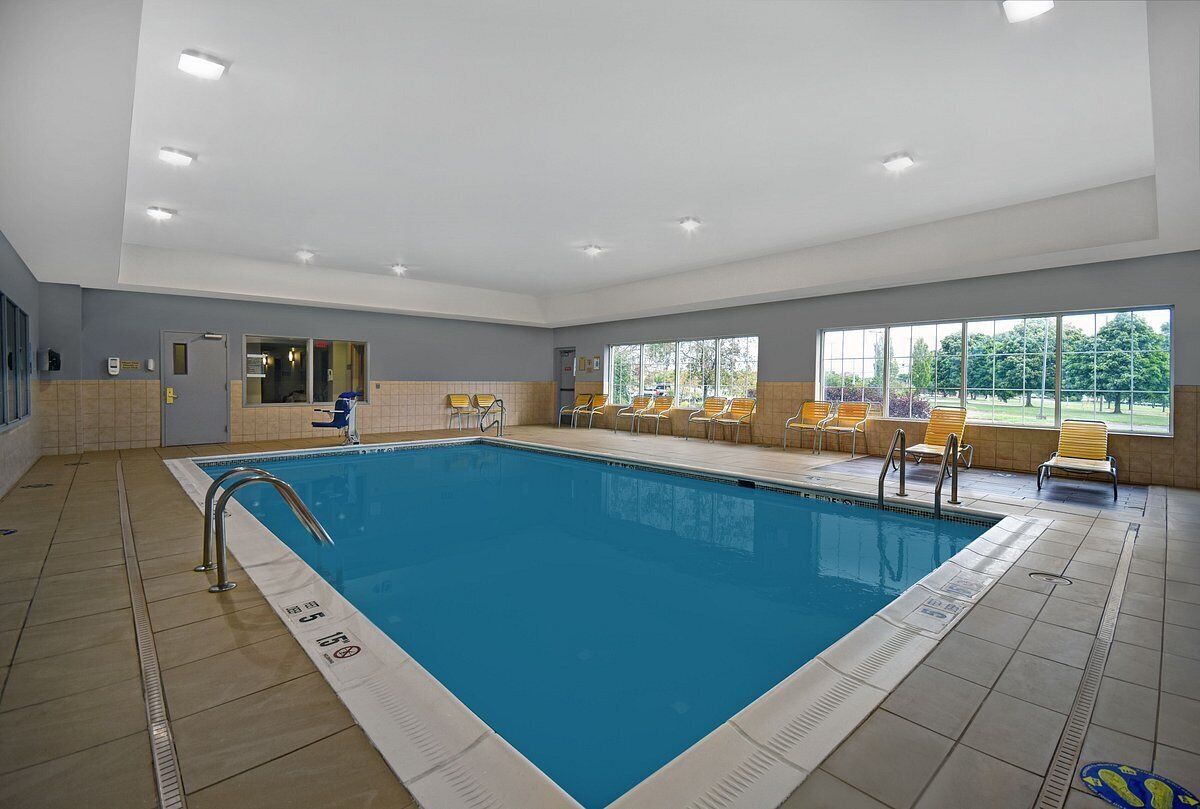 Rochester Inn & Suites