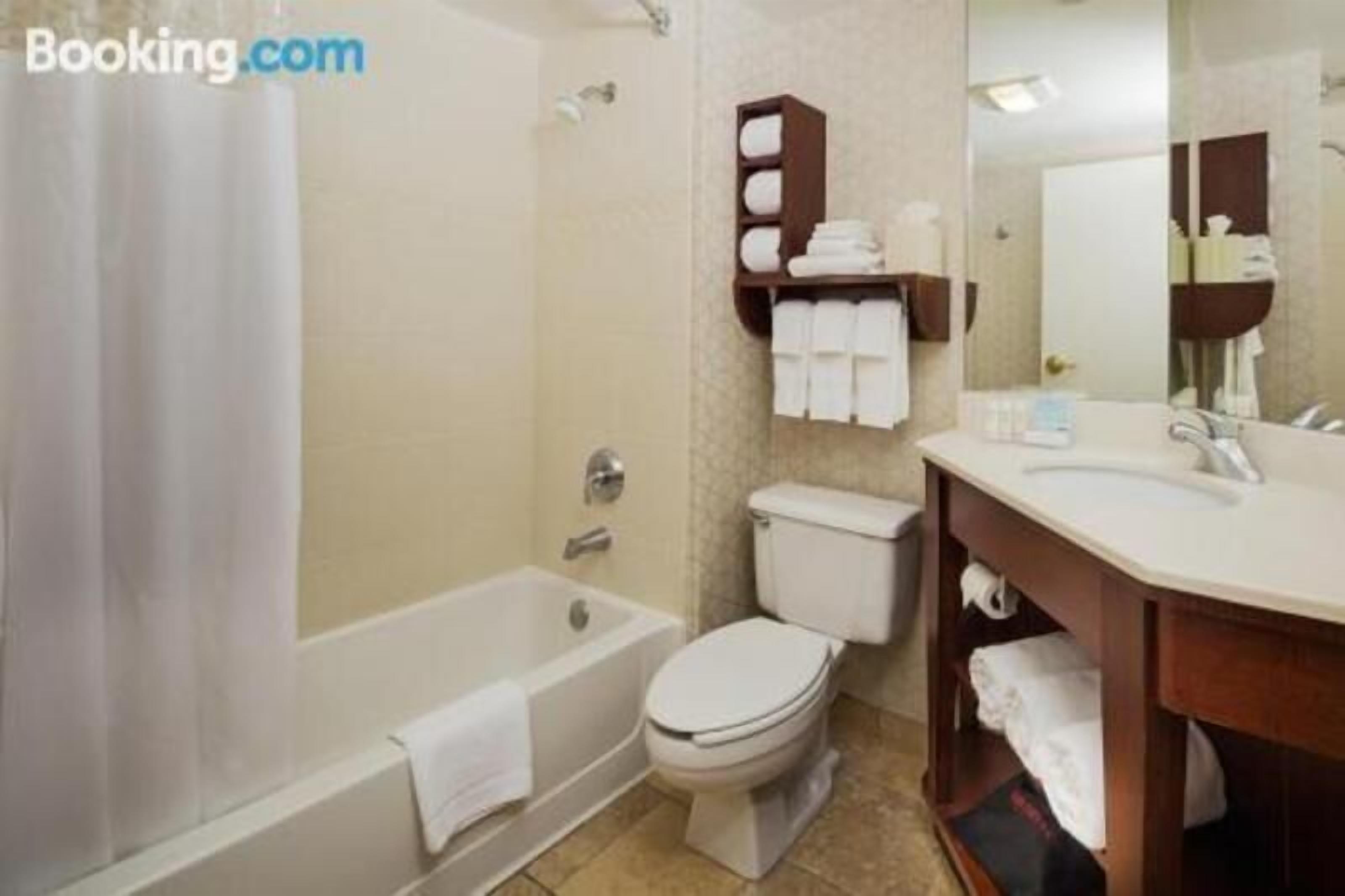 Bathroom | Free toiletries, hair dryer, towels