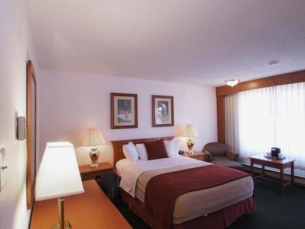 Blackout drapes, iron/ironing board, free WiFi, bed sheets