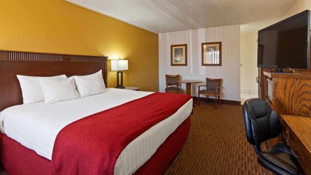 Blackout drapes, iron/ironing board, free WiFi, bed sheets