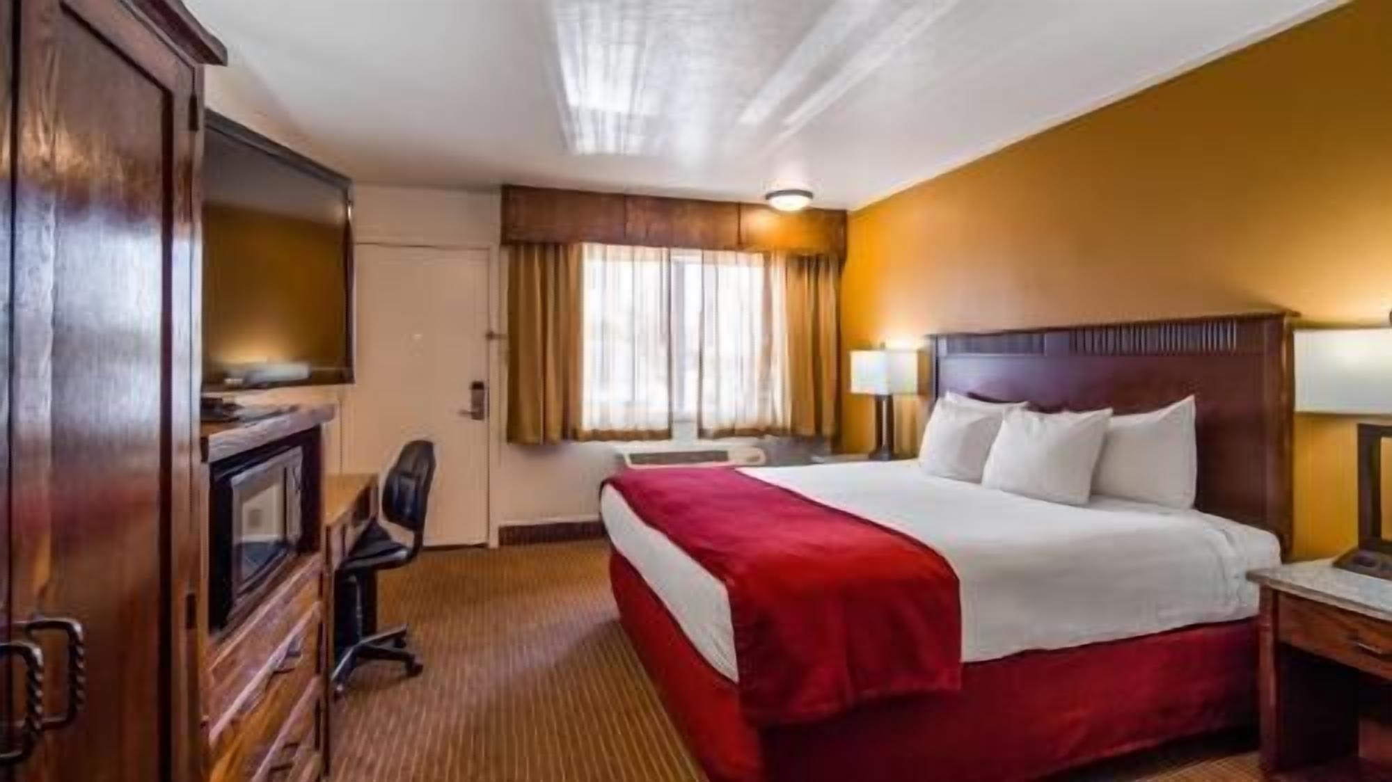 Blackout drapes, iron/ironing board, free WiFi, bed sheets