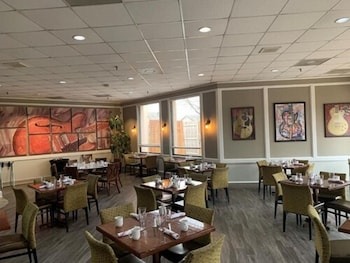 2 restaurants, breakfast, lunch served; American cuisine at Millennium Maxwell House Nashville