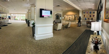 Hotel entrance and lobby at Millennium Maxwell House Nashville