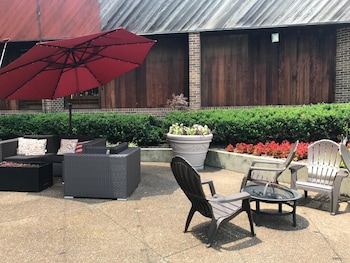 BBQ/picnic area at Millennium Maxwell House Nashville