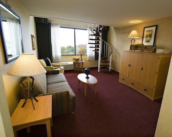 Standard Room, 2 Double Beds | Premium bedding, in-room safe, desk, laptop workspace at Millennium Maxwell House Nashville