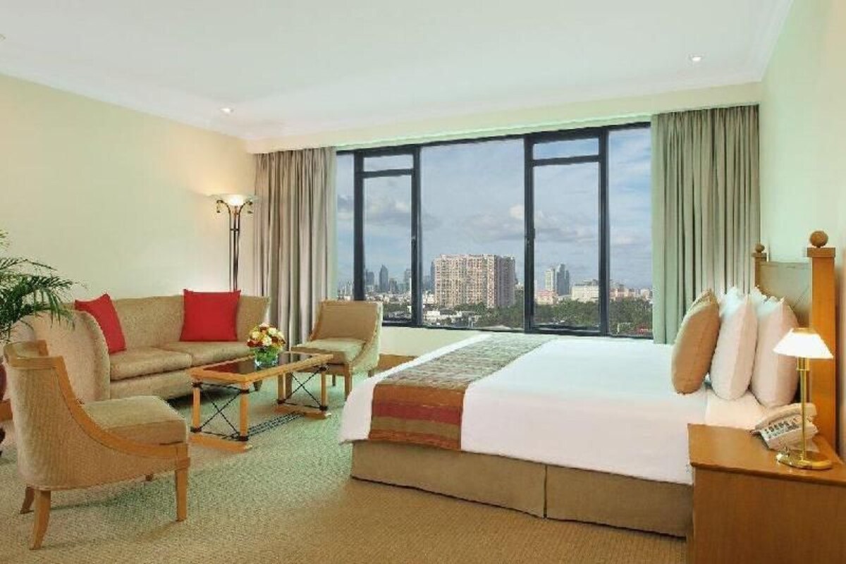 Junior King Suite