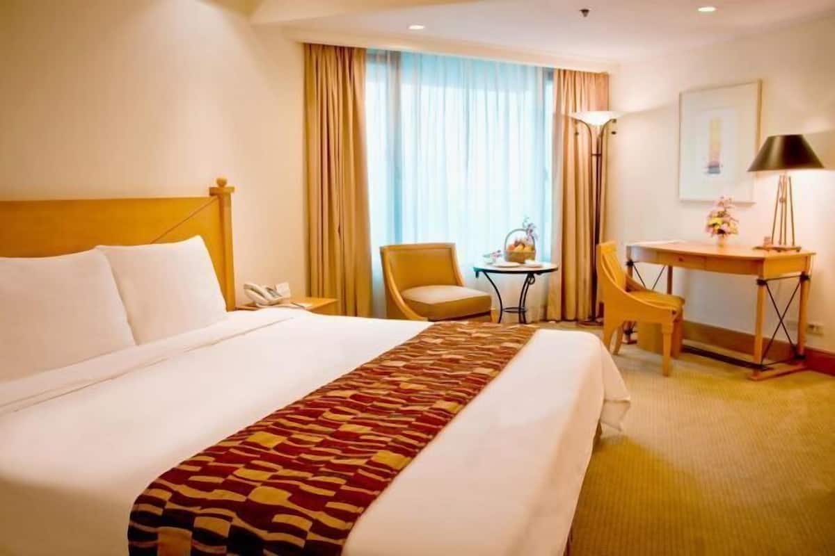 In-room safe, desk, iron/ironing board, rollaway beds