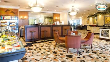 Café da manhã com buffet todos os dias mediante uma taxa