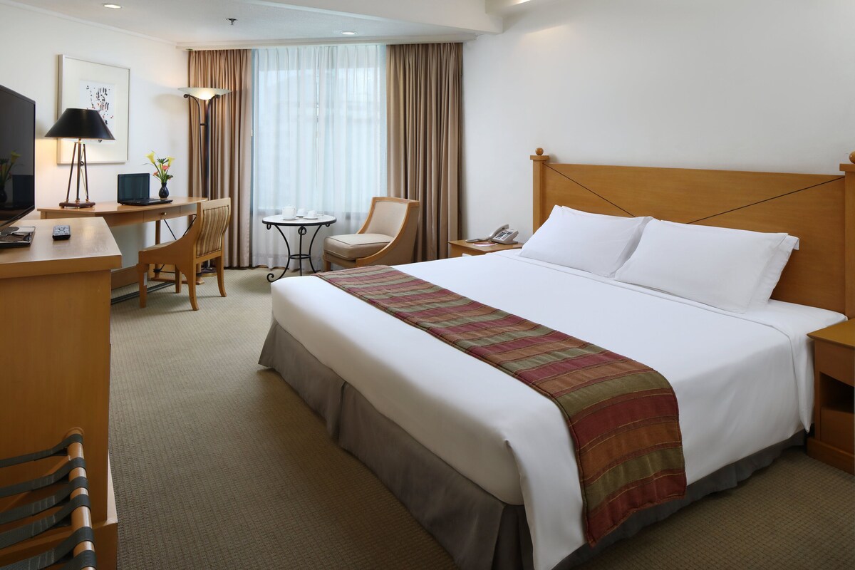 Deluxe Room King Bed one room AU$118