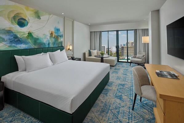 Club Room King Bed, Club Access | 1 bedroom, in-room safe, desk, iron/ironing board