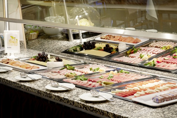 Daily buffet breakfast for a fee