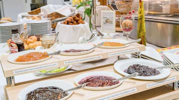 Morgenmadsbuffet hver dag (16.50 EUR pr. person)