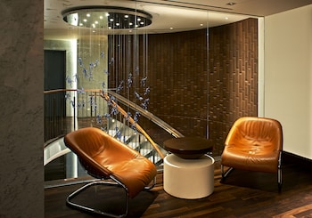 Lounge at The Fifty Sonesta Hotel New York