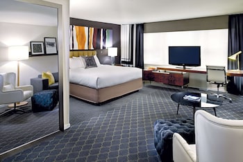 Egyptian cotton sheets, premium bedding, in-room safe, desk at The Fifty Sonesta Hotel New York