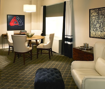 Smart TV, pay movies at The Fifty Sonesta Hotel New York