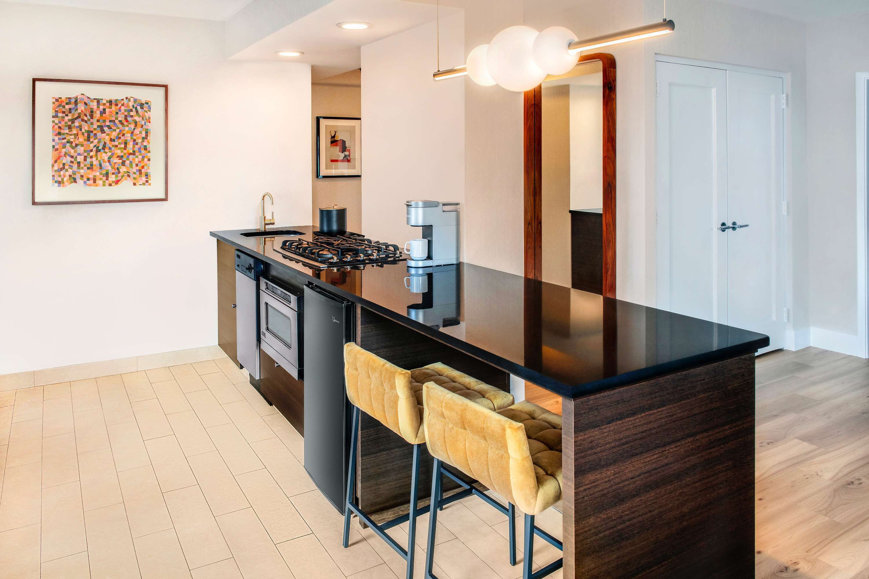 egyptian cotton sheets, premium bedding, in-room safe, desk